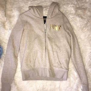 Fluffy VS PINK hoodie!!